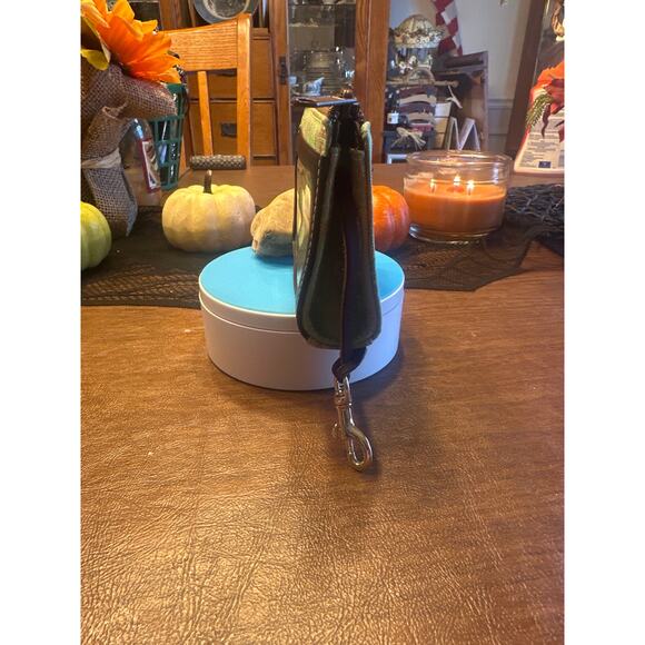 Dooney & Bourke Mint Green ID Holder/ Coin Wallet Women’s EUC - Picture 5 of 6